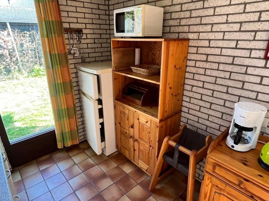 Knusse Bungalow Op Groen Park! Ouddorp Bagian luar foto